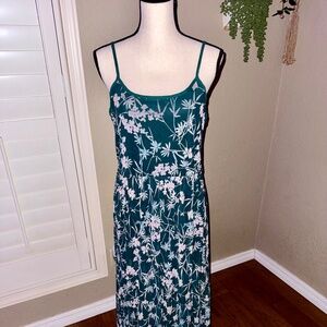 Bloom in Style with This Xhiliration Floral Maxi Dress - Size L, Flirty & Fab!